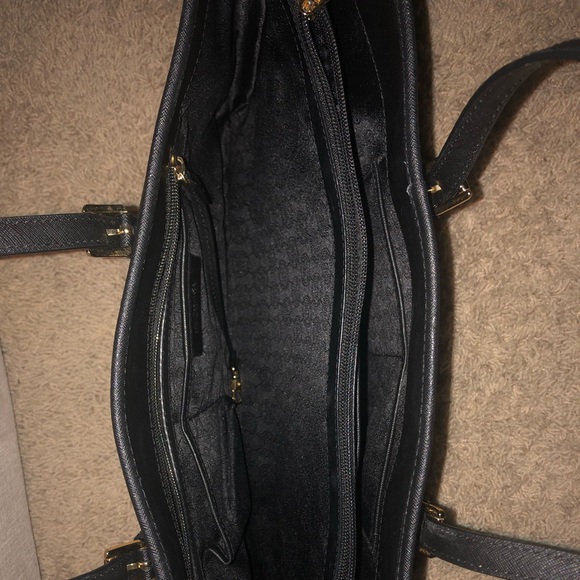 Michael kors classic large black purse - Picture 5 of 7